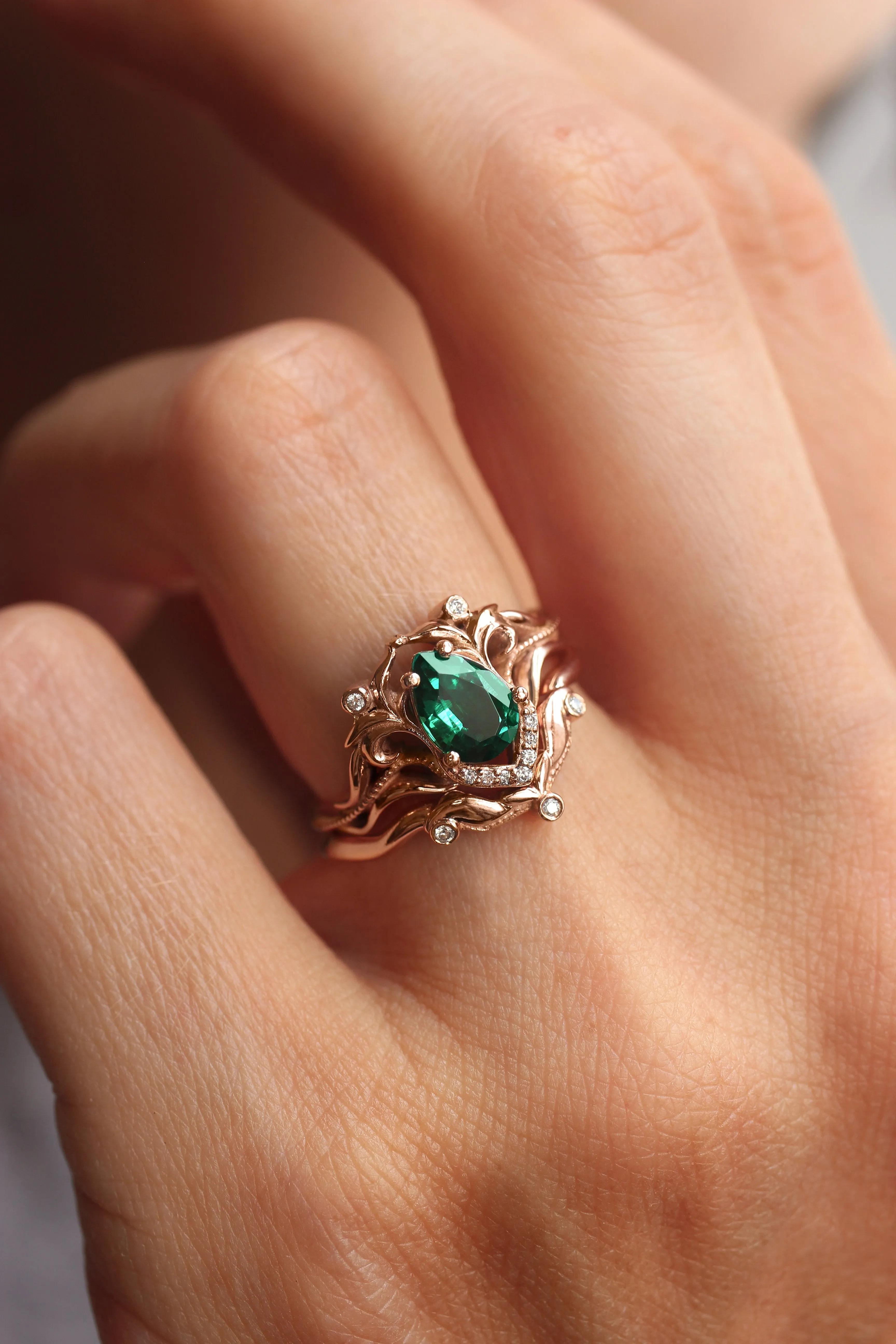 Art nouveau bridal ring set with lab emerald / Lida small