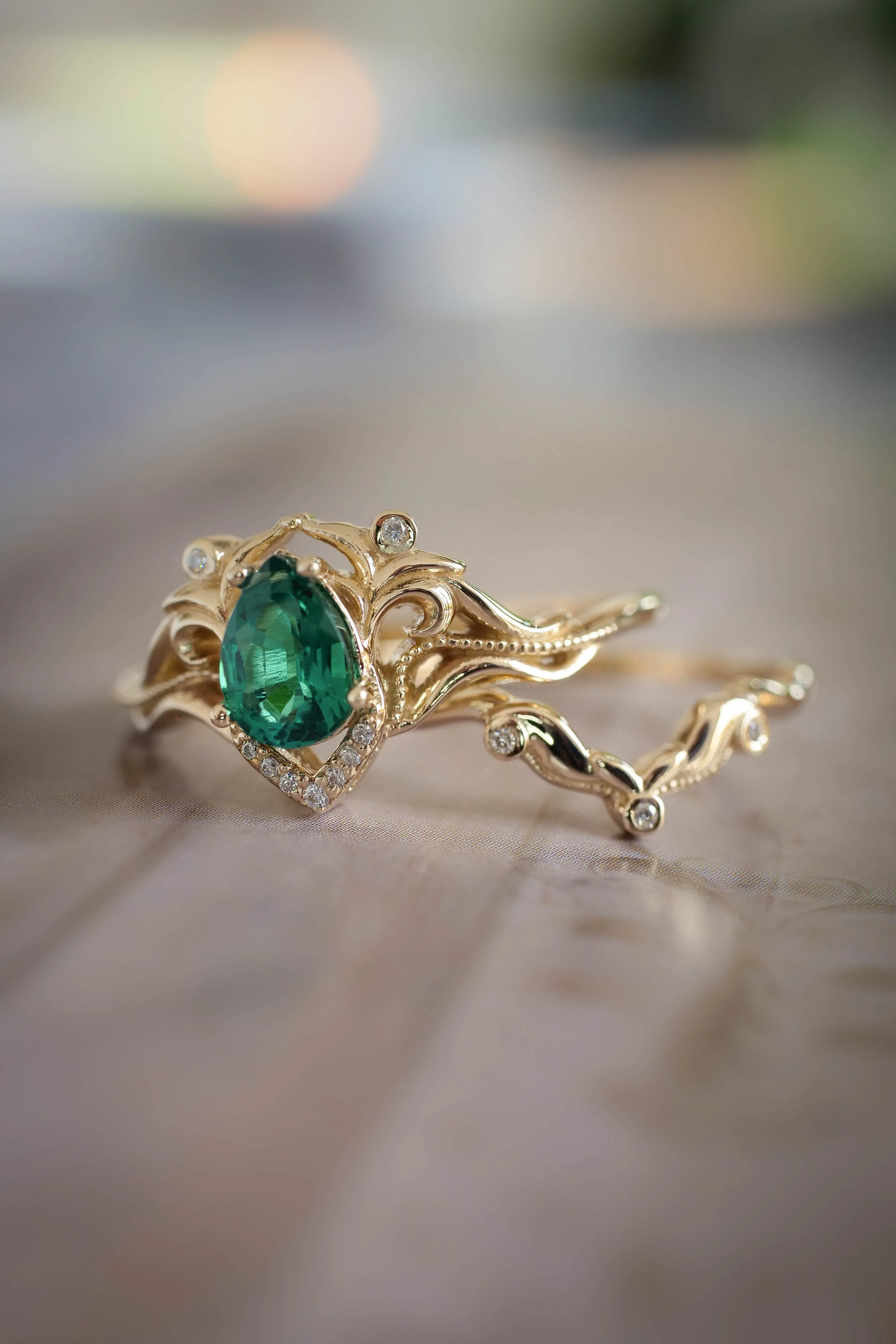 Art nouveau bridal ring set with lab emerald / Lida small