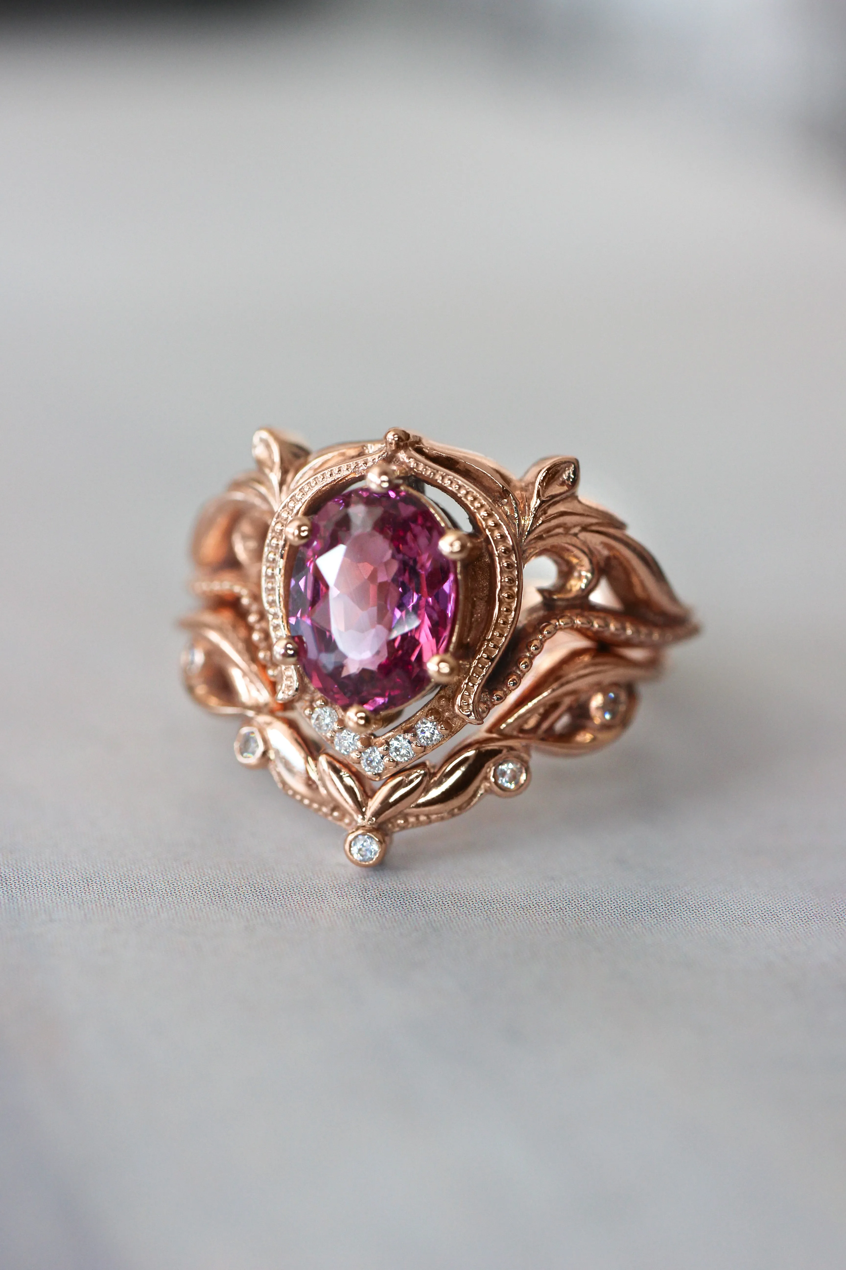 Art nouveau bridal ring set with rhodolite garnet / Lida oval