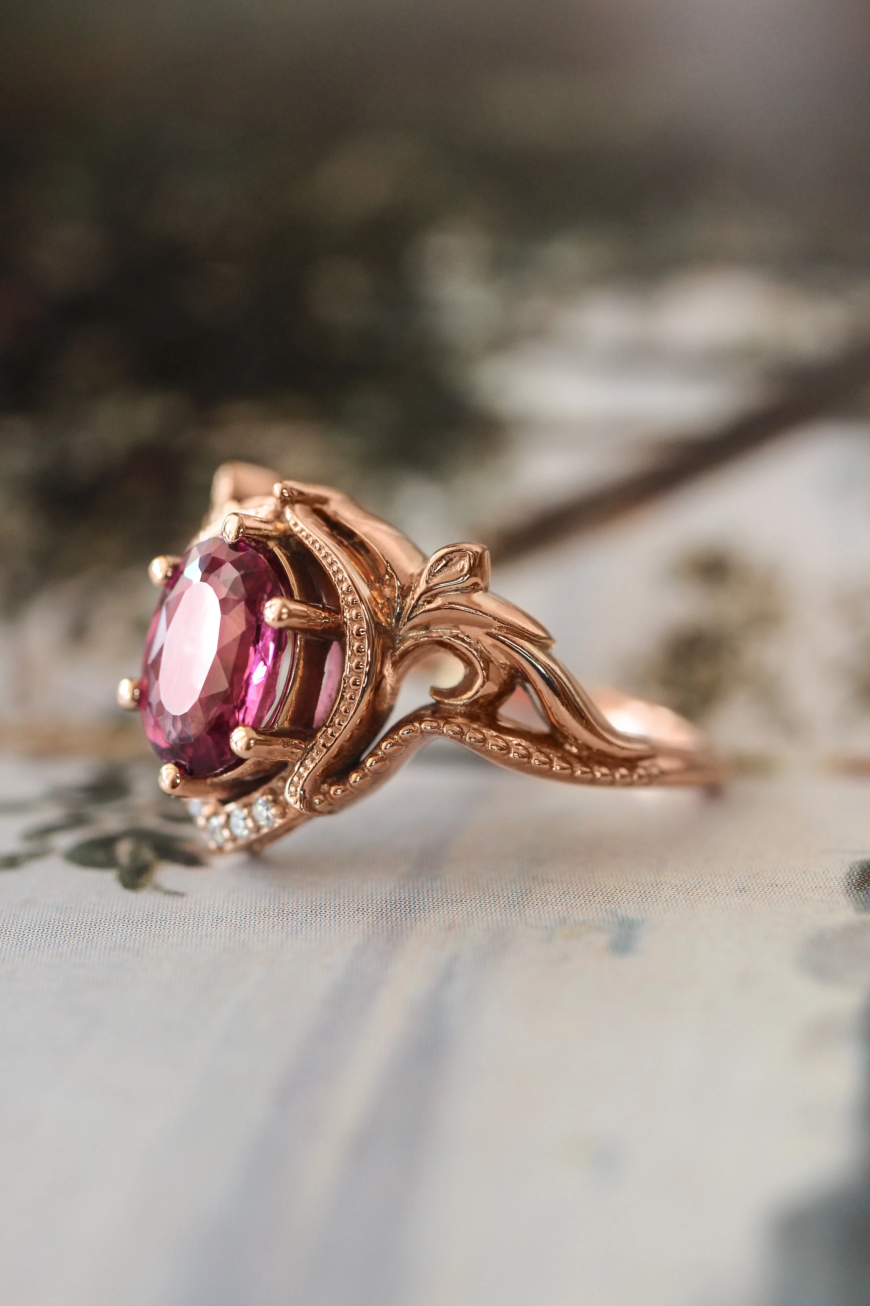 Art nouveau bridal ring set with rhodolite garnet / Lida oval