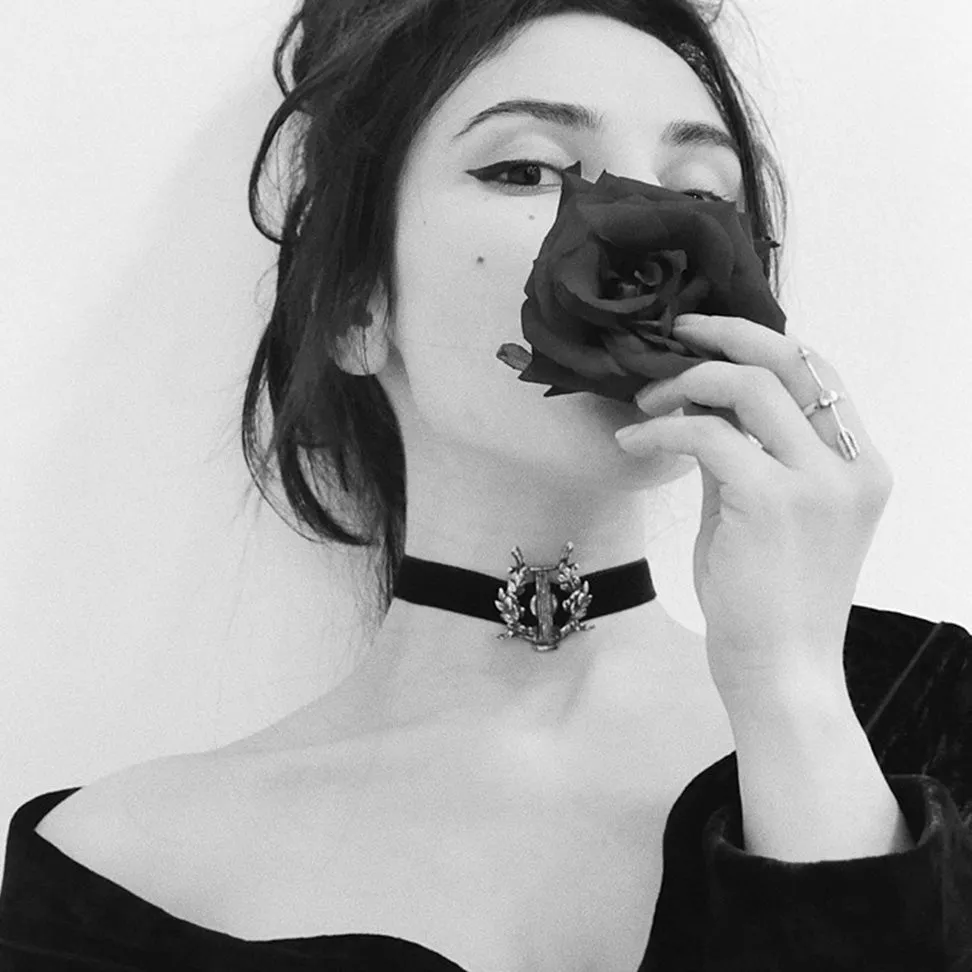 Black Lyre choker