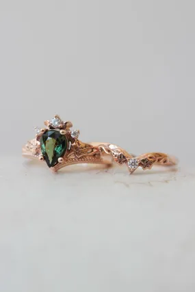 Bridal ring set with green sapphire and diamonds / Ariadne pear cut