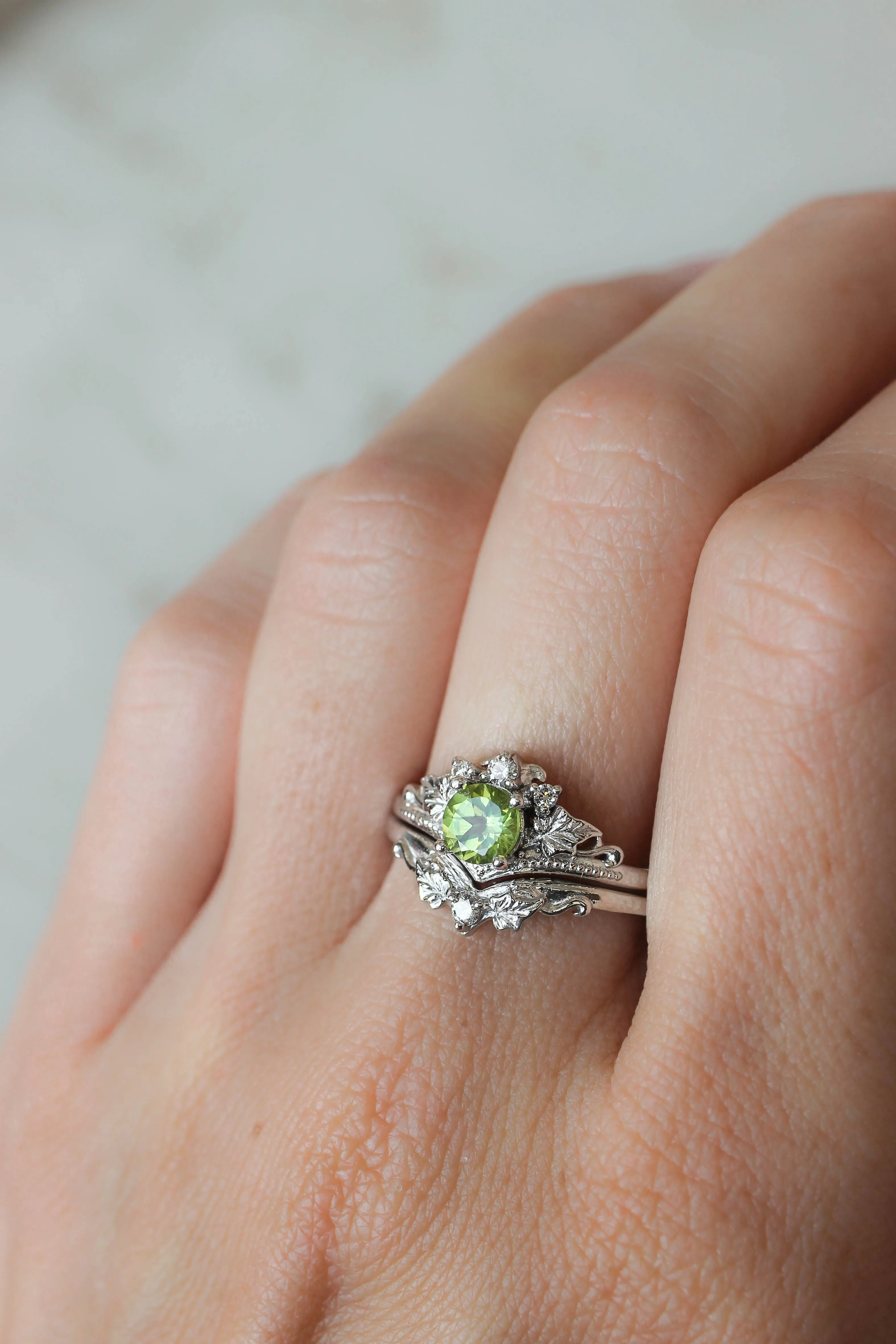 Bridal ring set with peridot and diamonds / Ariadne