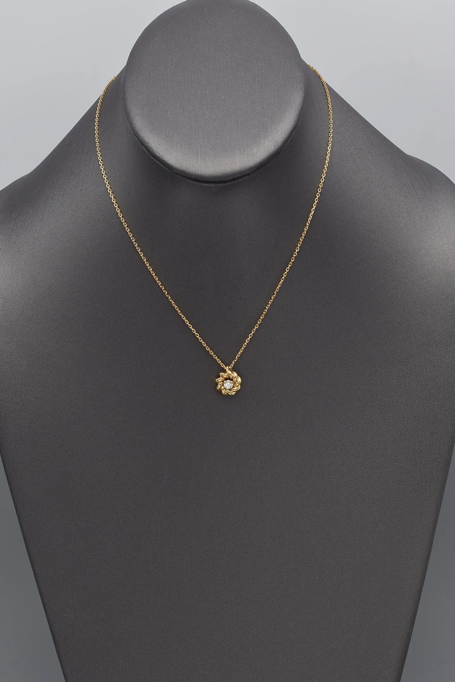 Chaumet 18K Yellow Gold Diamond Pendant Necklace E VS-1   Box