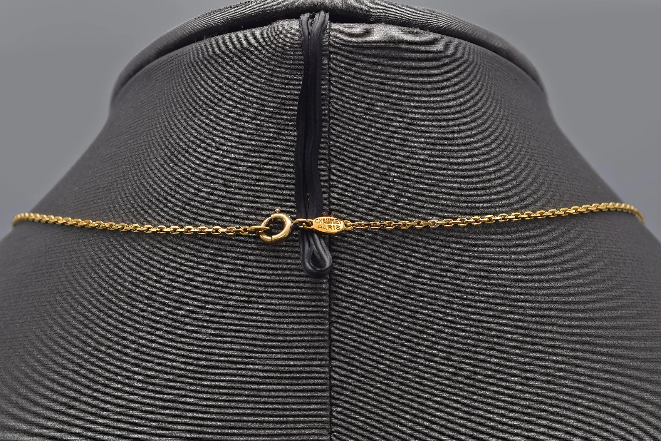 Chaumet 18K Yellow Gold Diamond Pendant Necklace E VS-1   Box