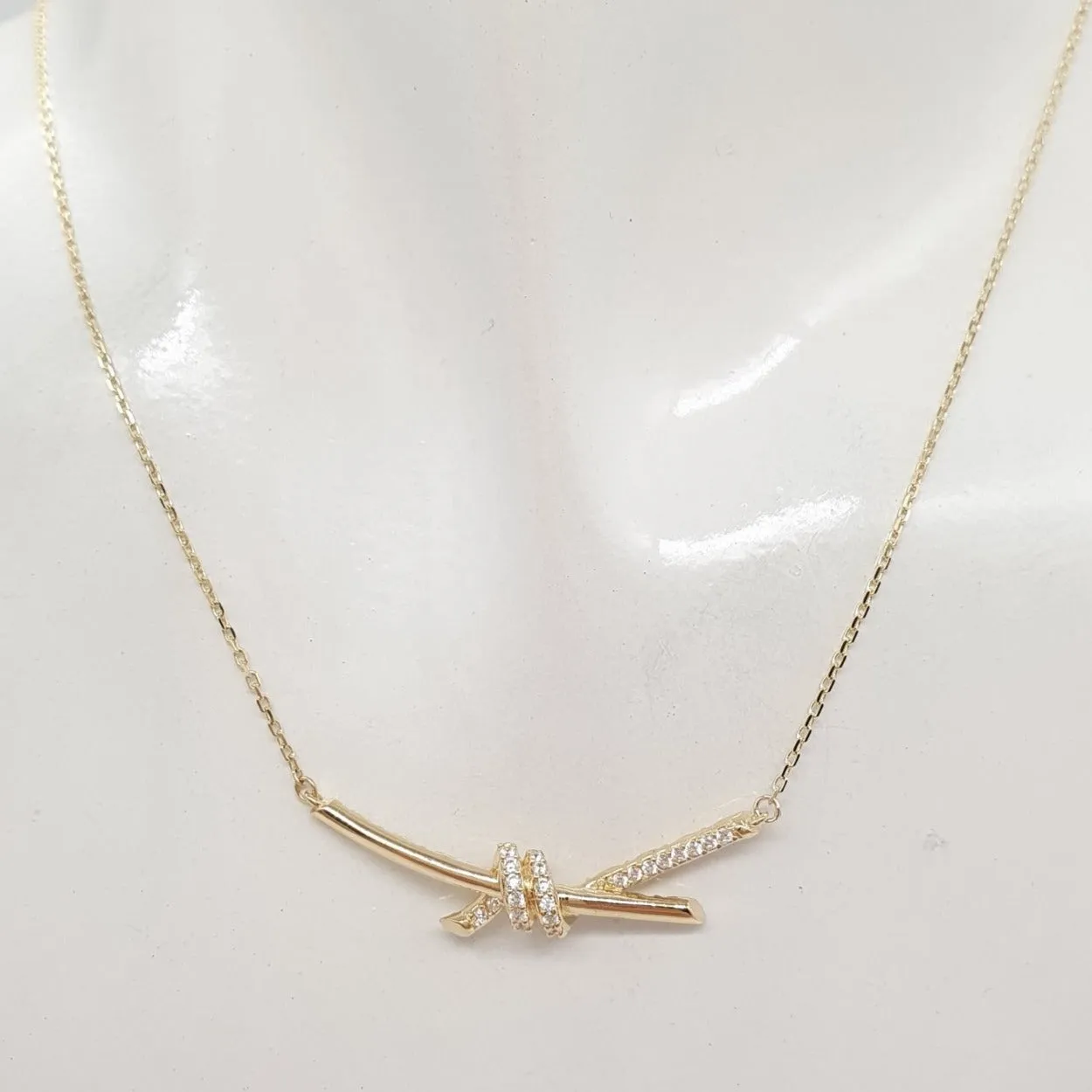 Fashionable Bar Knot Necklace 18K Gold