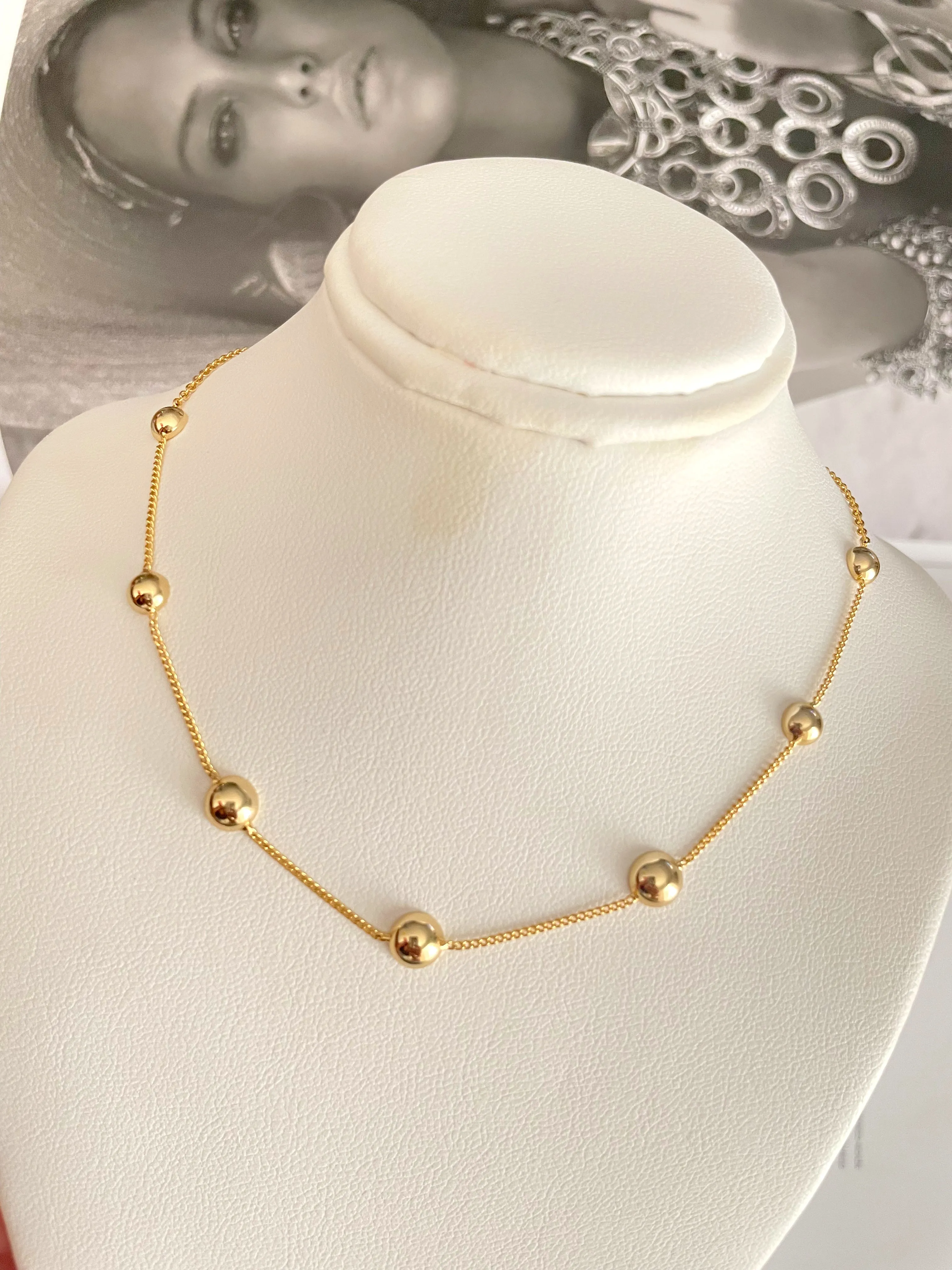 Gold dots choker necklace