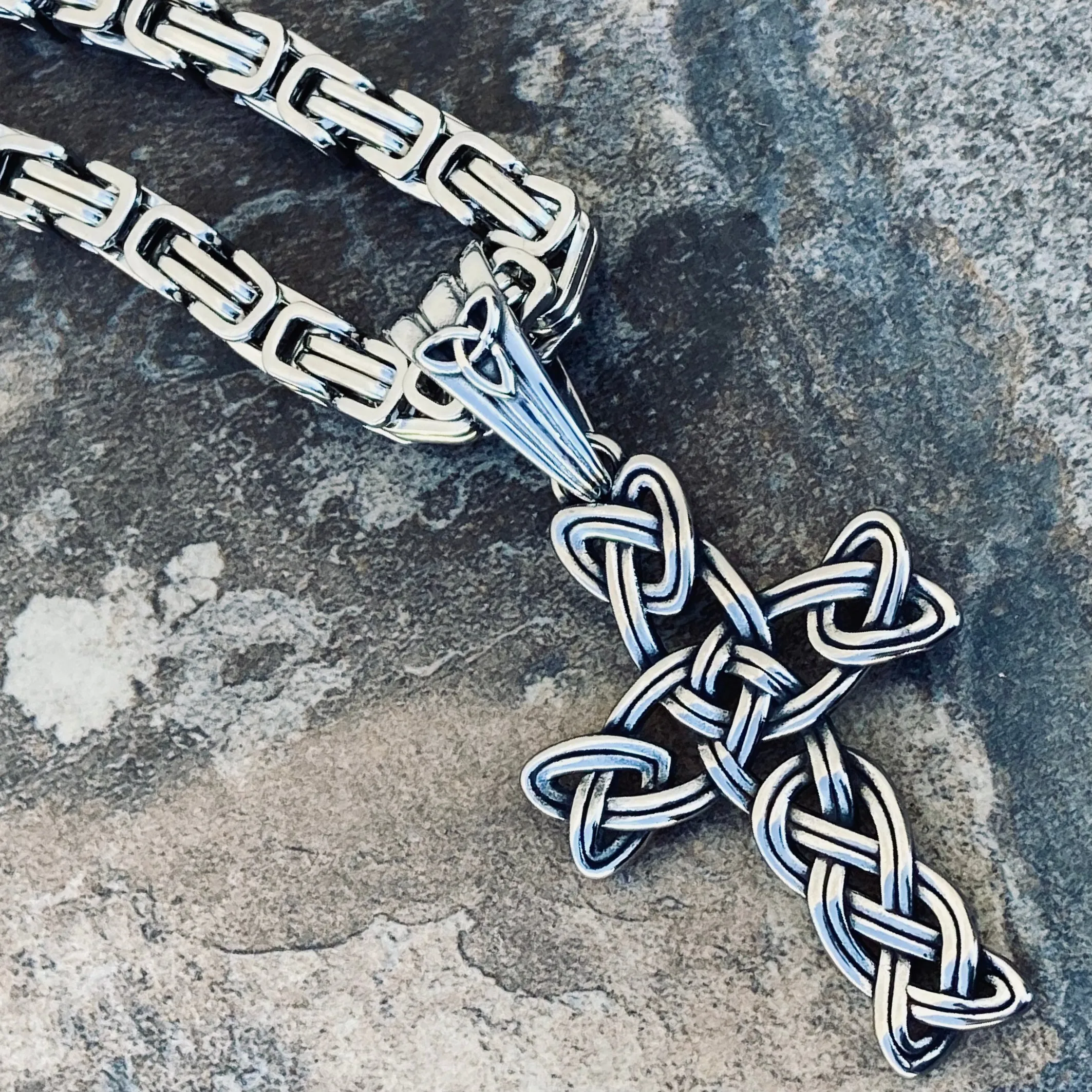 Large Celtic Cross Pendant - Necklace (804)