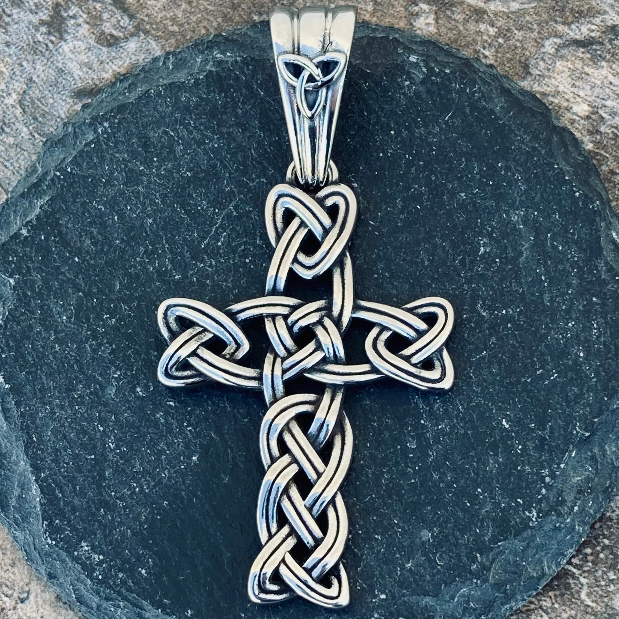 Large Celtic Cross Pendant - Necklace (804)