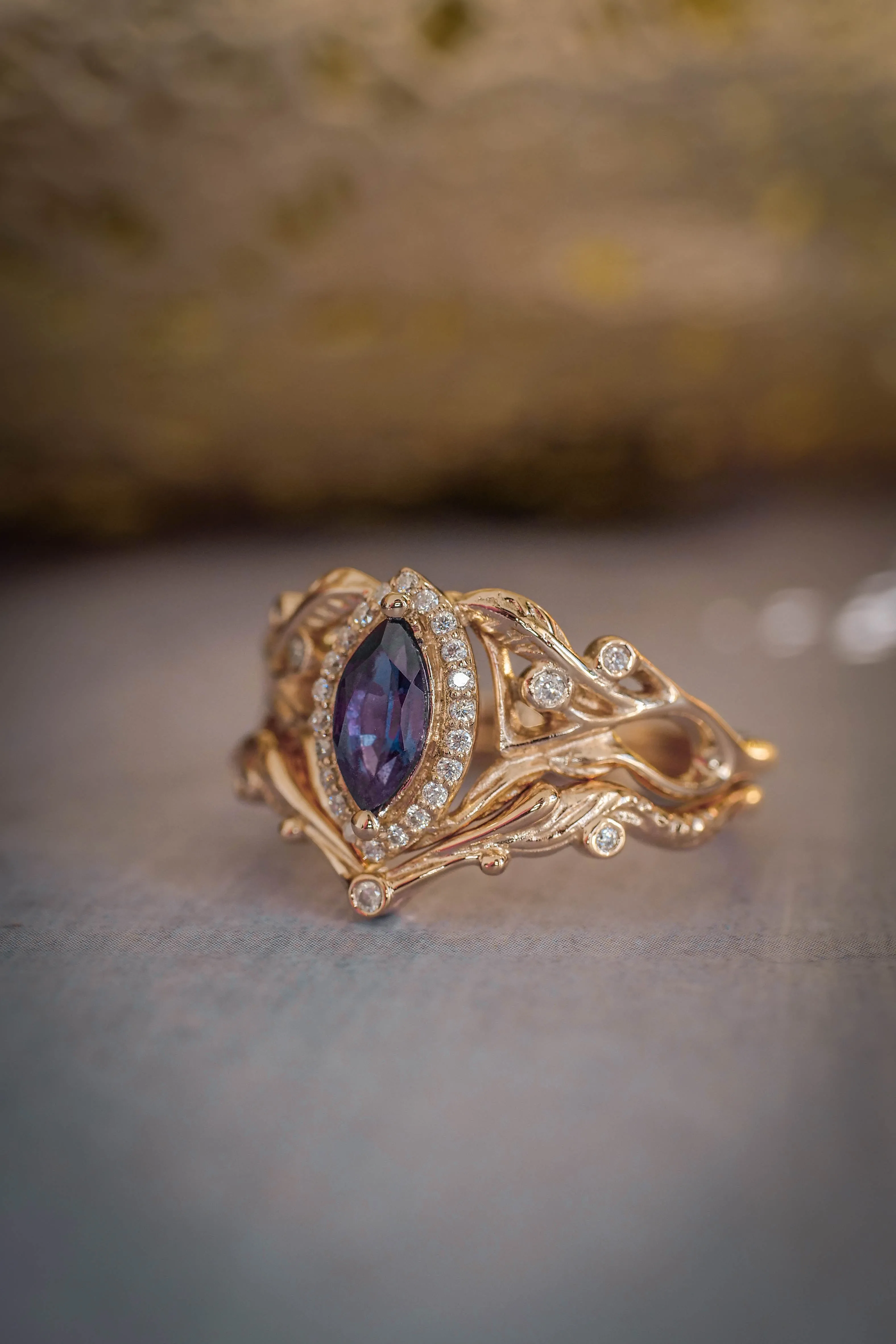 Marquise alexandrite ring with diamond halo / Callisto