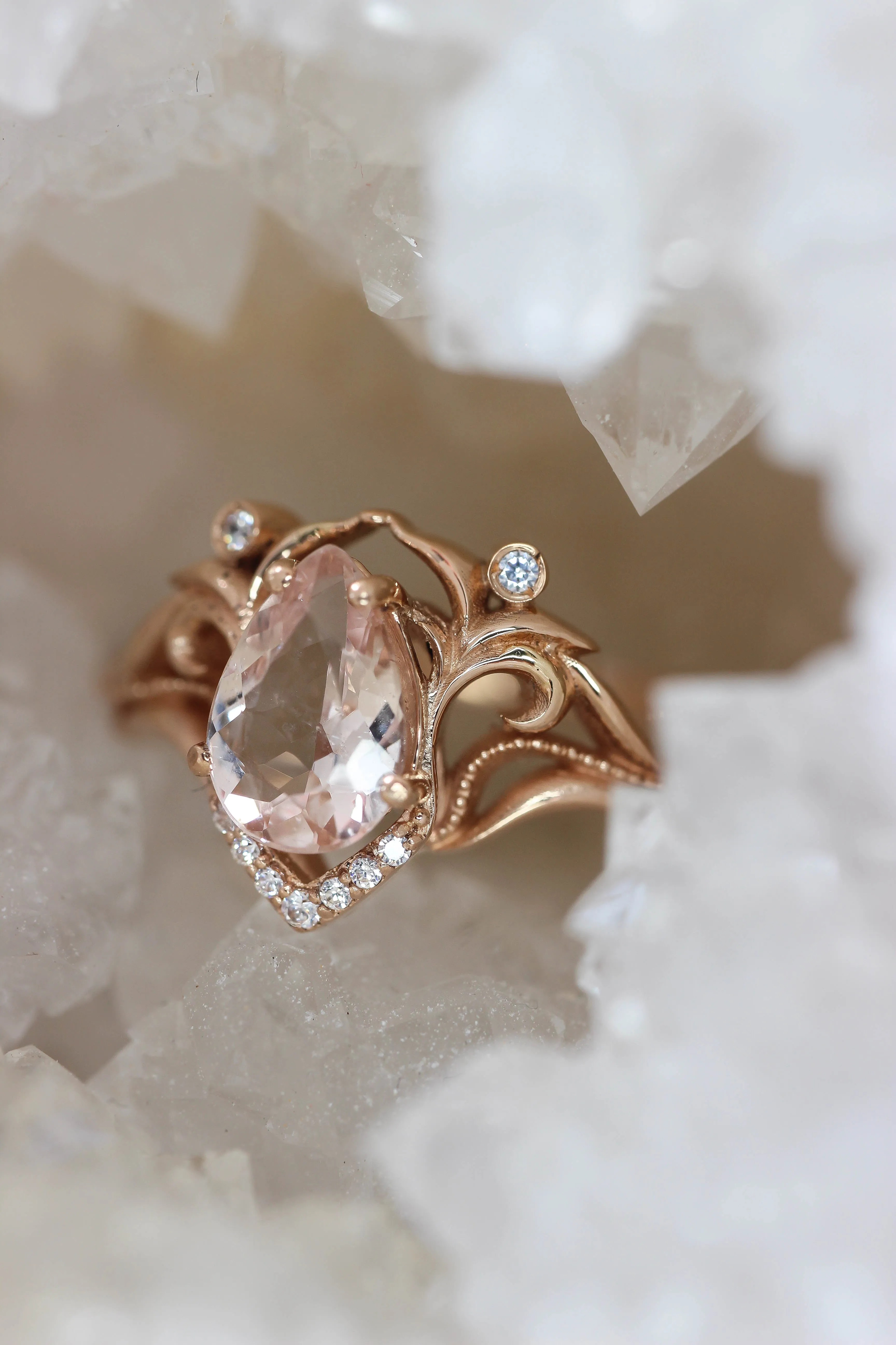 Morganite and diamonds bridal ring set / Lida small