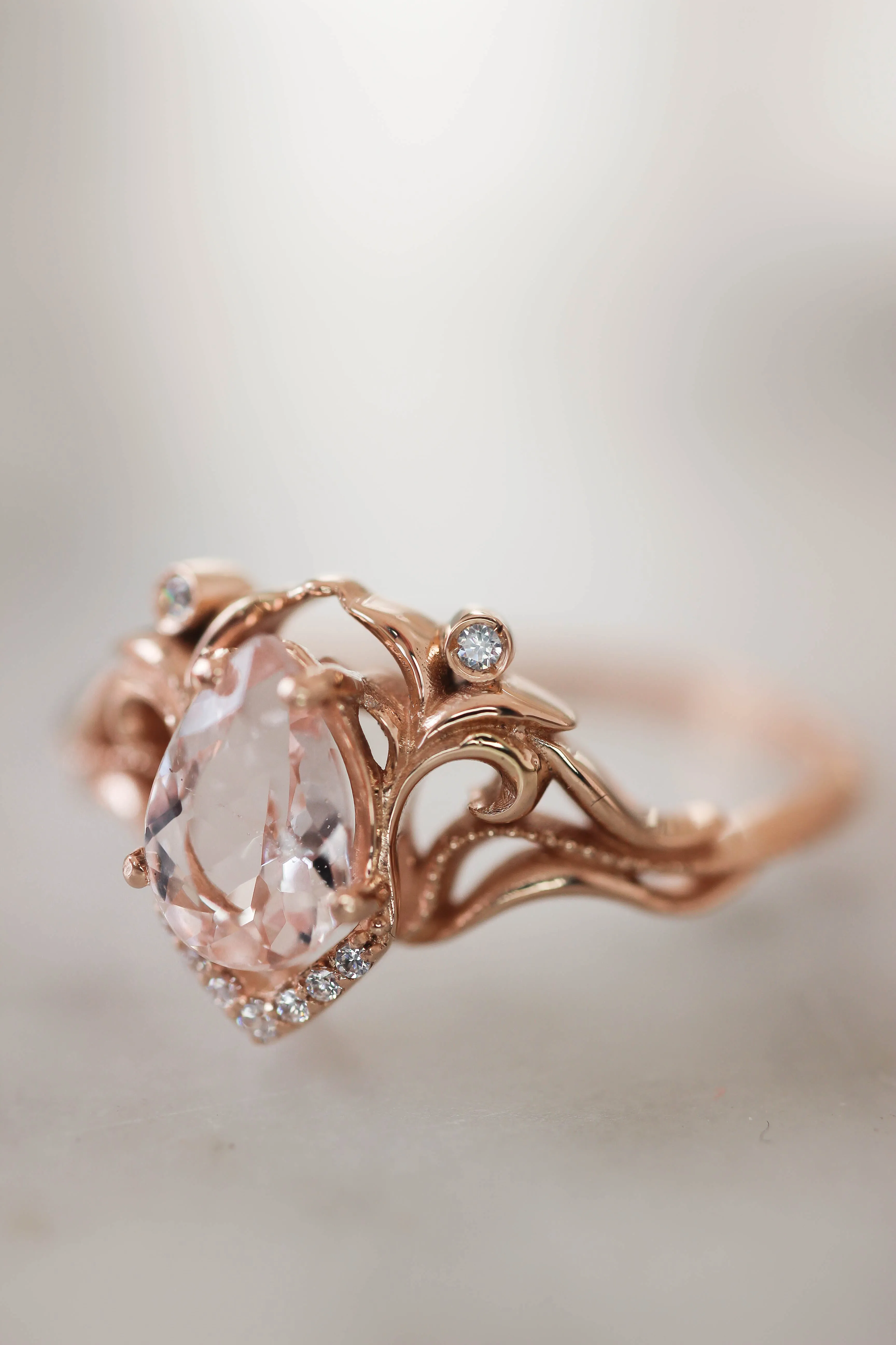 Morganite and diamonds bridal ring set / Lida small