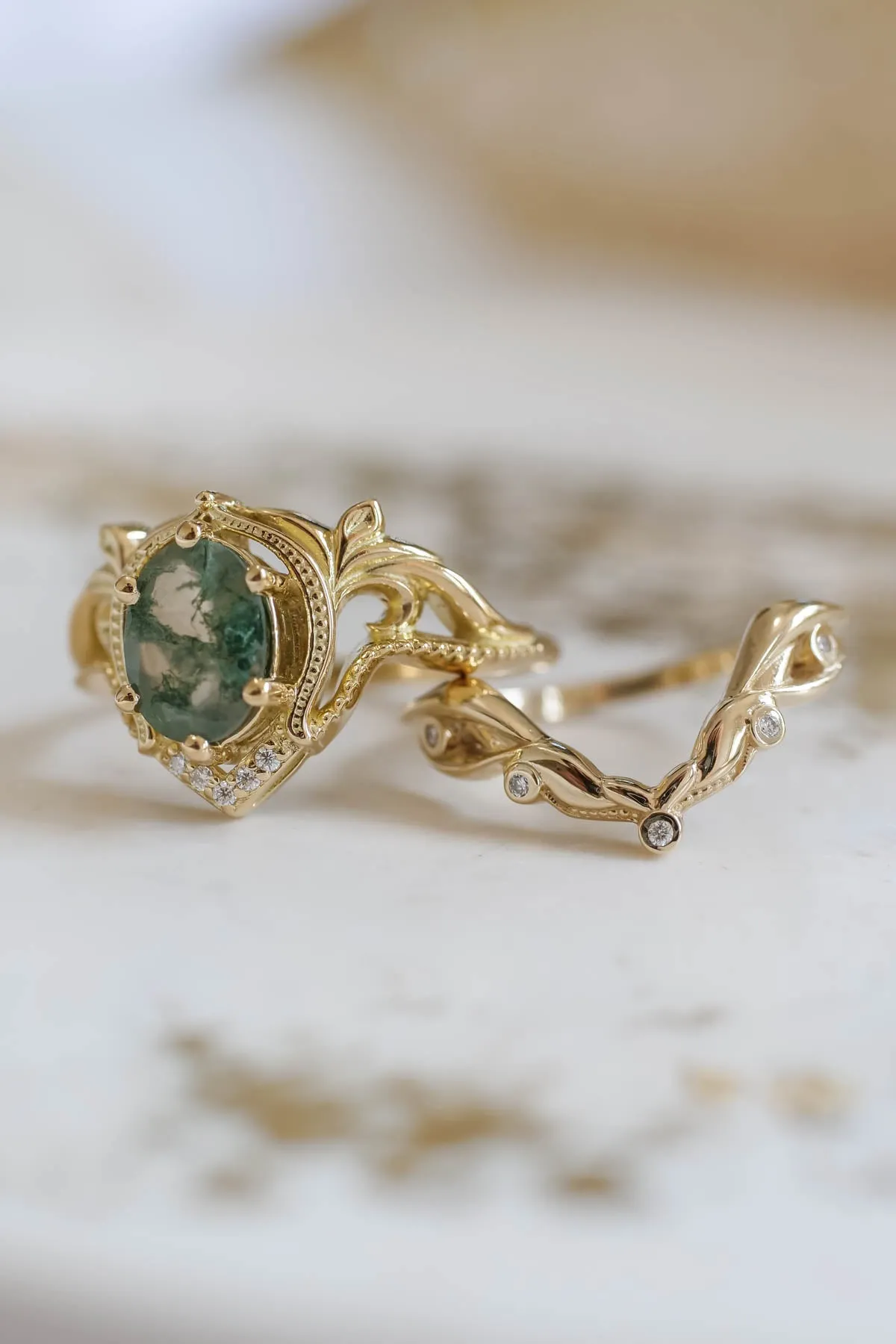 Moss agate ring, unique engagement rings / Lida