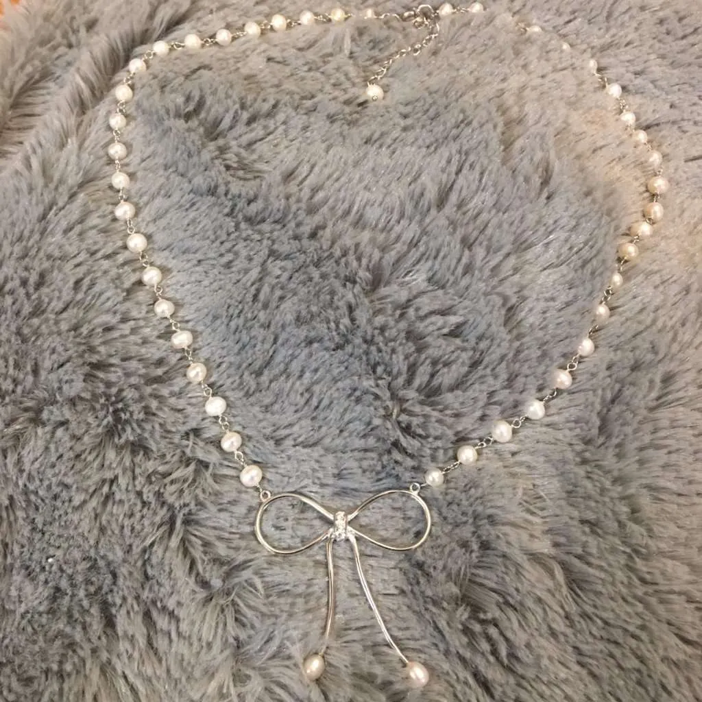 Pearl Bow Necklace