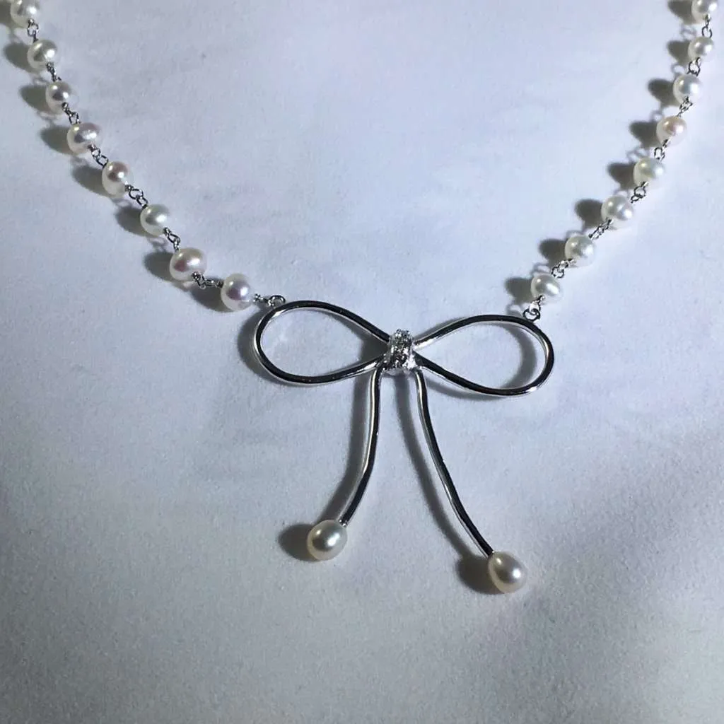 Pearl Bow Necklace