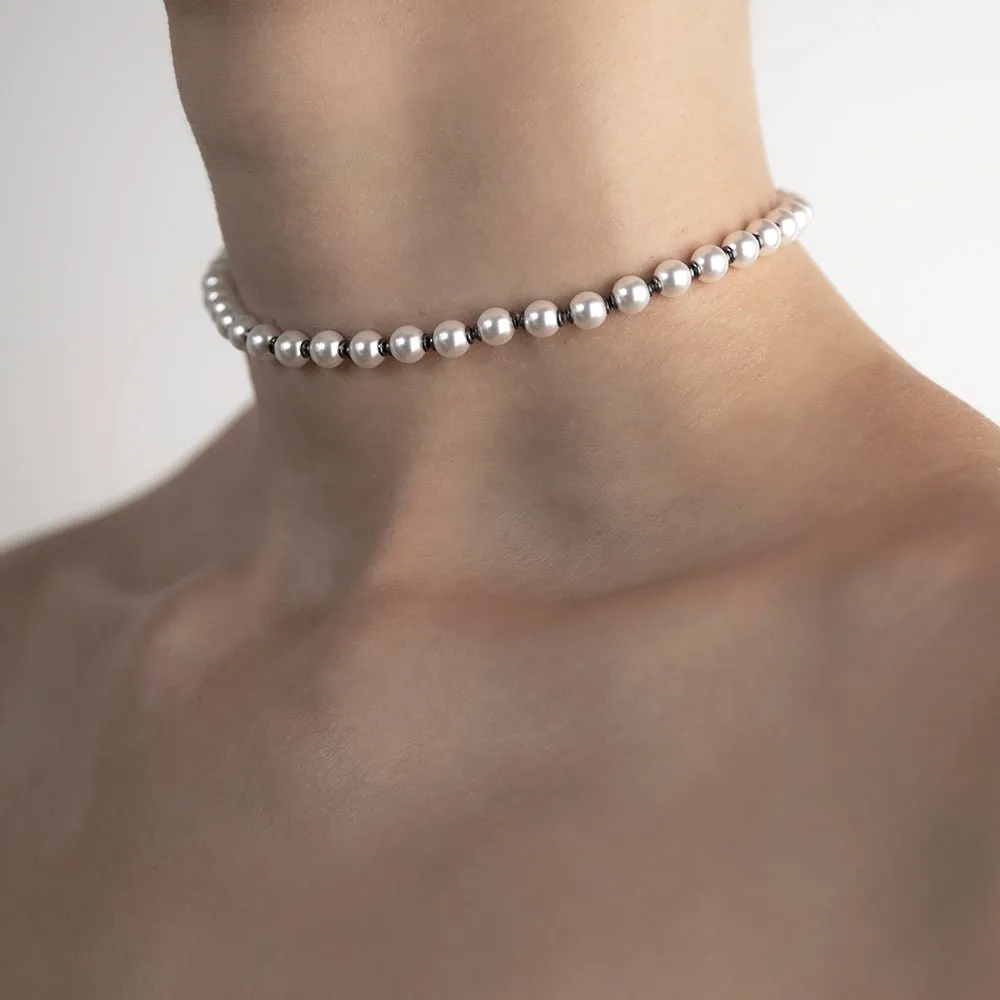 Pearl choker