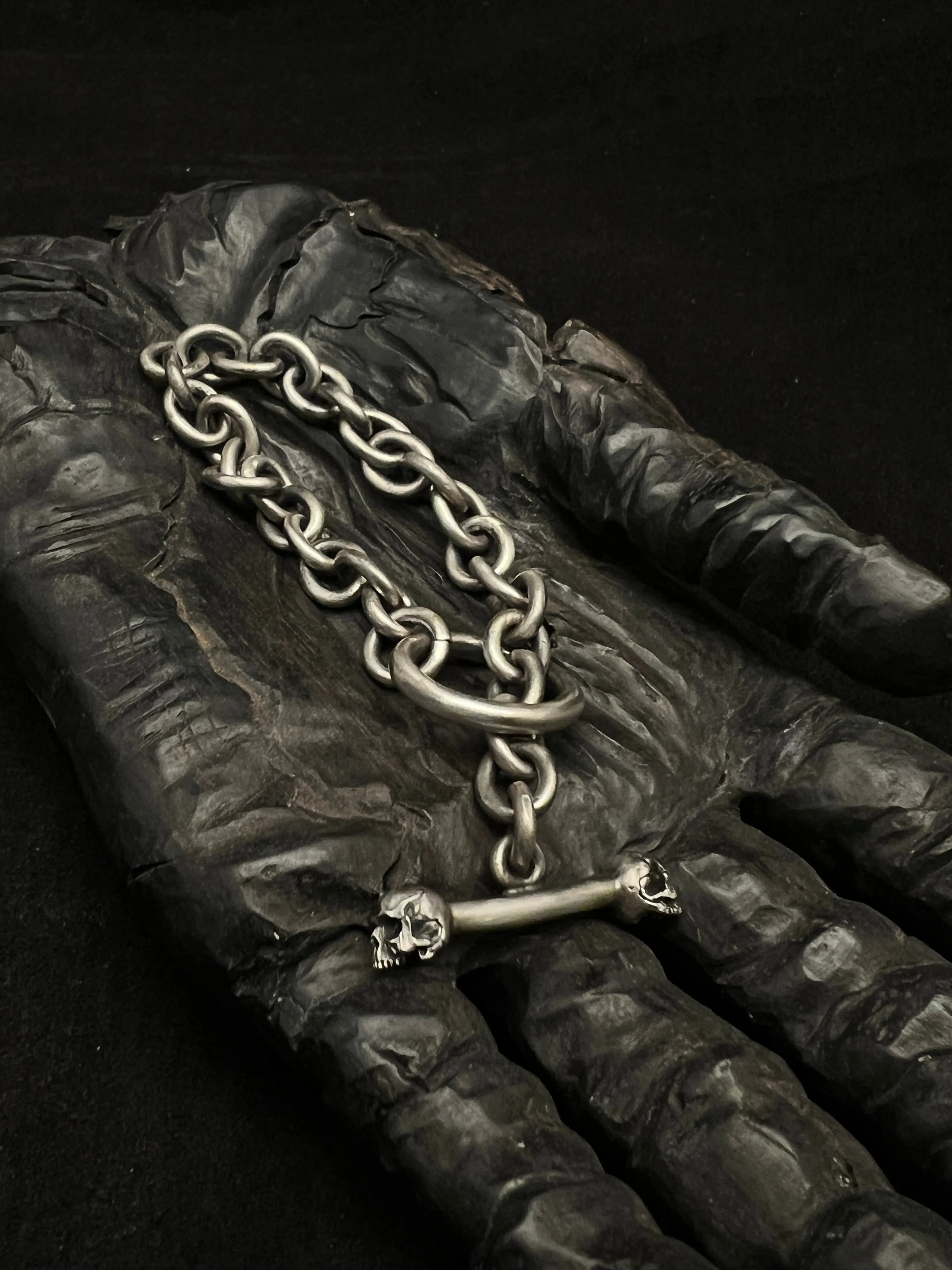 Silver Chain & Skull T-Bar