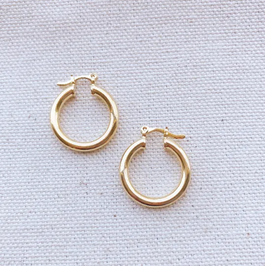 Very Light 18k Gold Filled Medium Thick Selena Hoop Earrings