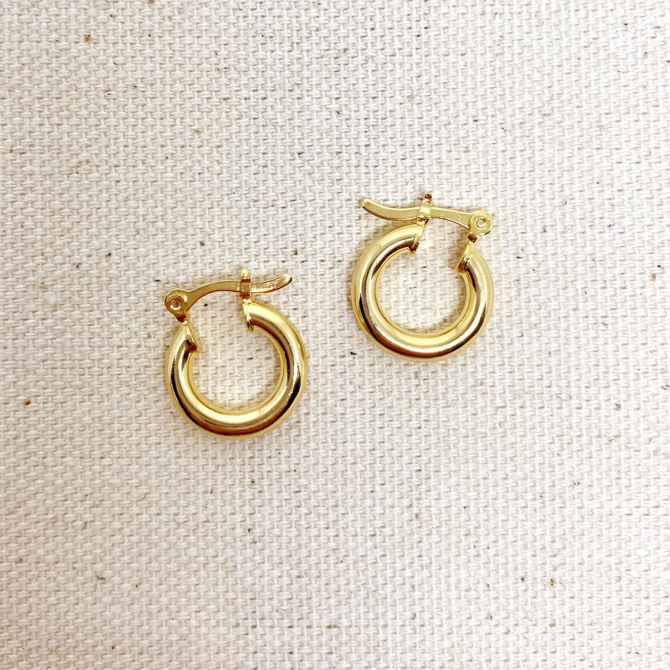 Very Light 18k Gold Filled Medium Thick Selena Hoop Earrings