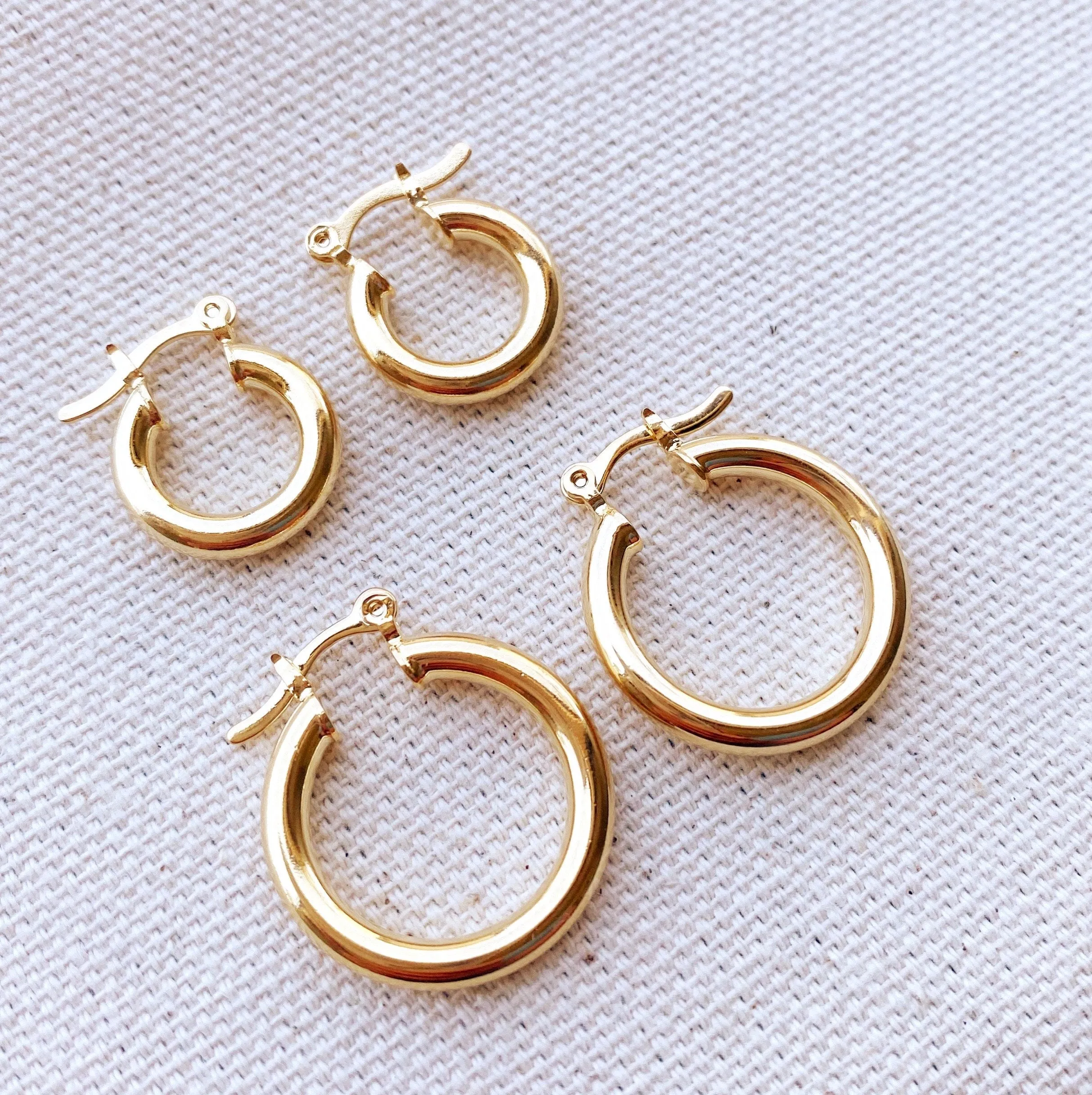 Very Light 18k Gold Filled Medium Thick Selena Hoop Earrings