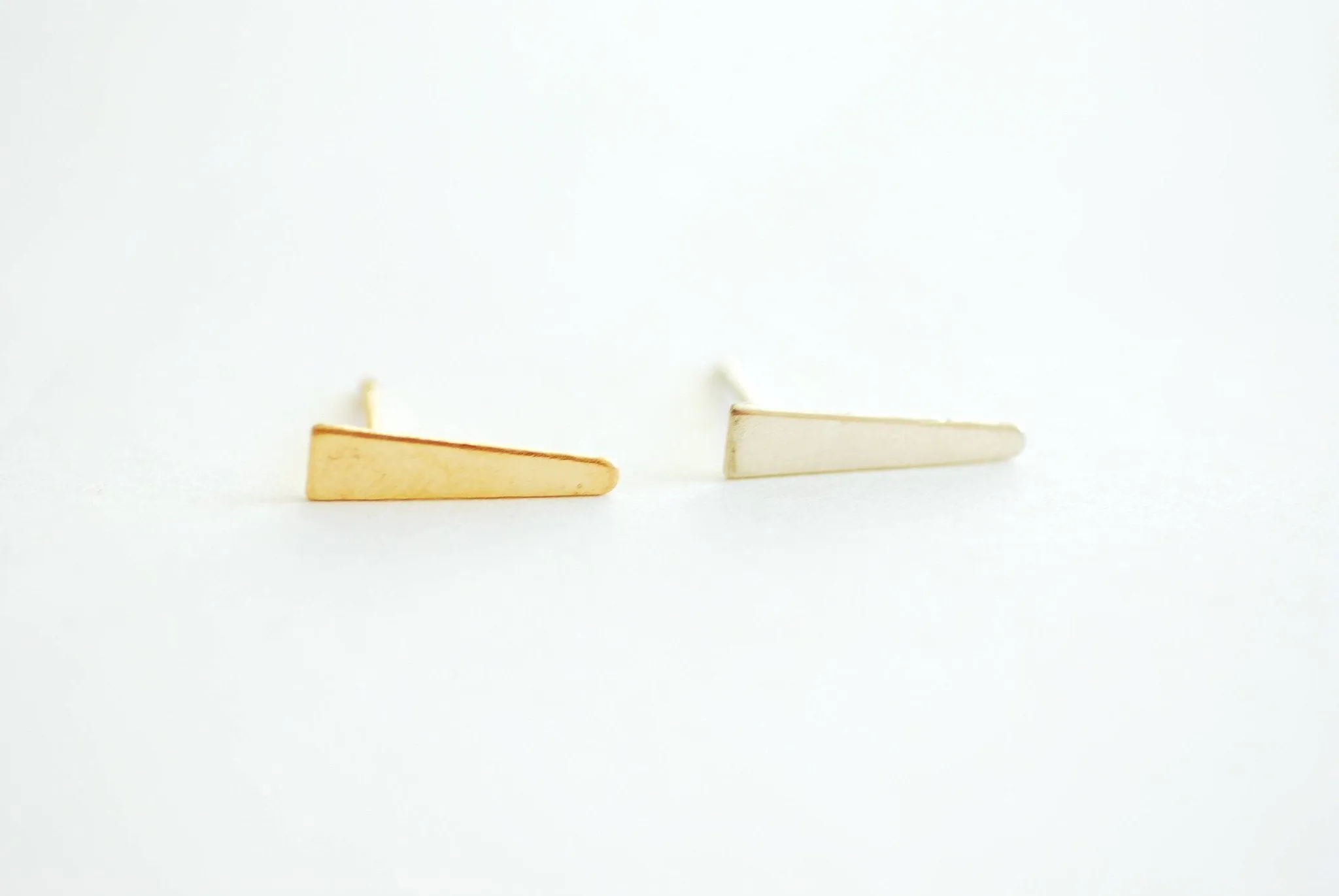 Wholesale 14K Gold Filled Spike Post Earrings- Simple Everyday Earrings, Minimalist earrings, spike stud earrings, triangle stud earrings, Bar Studs