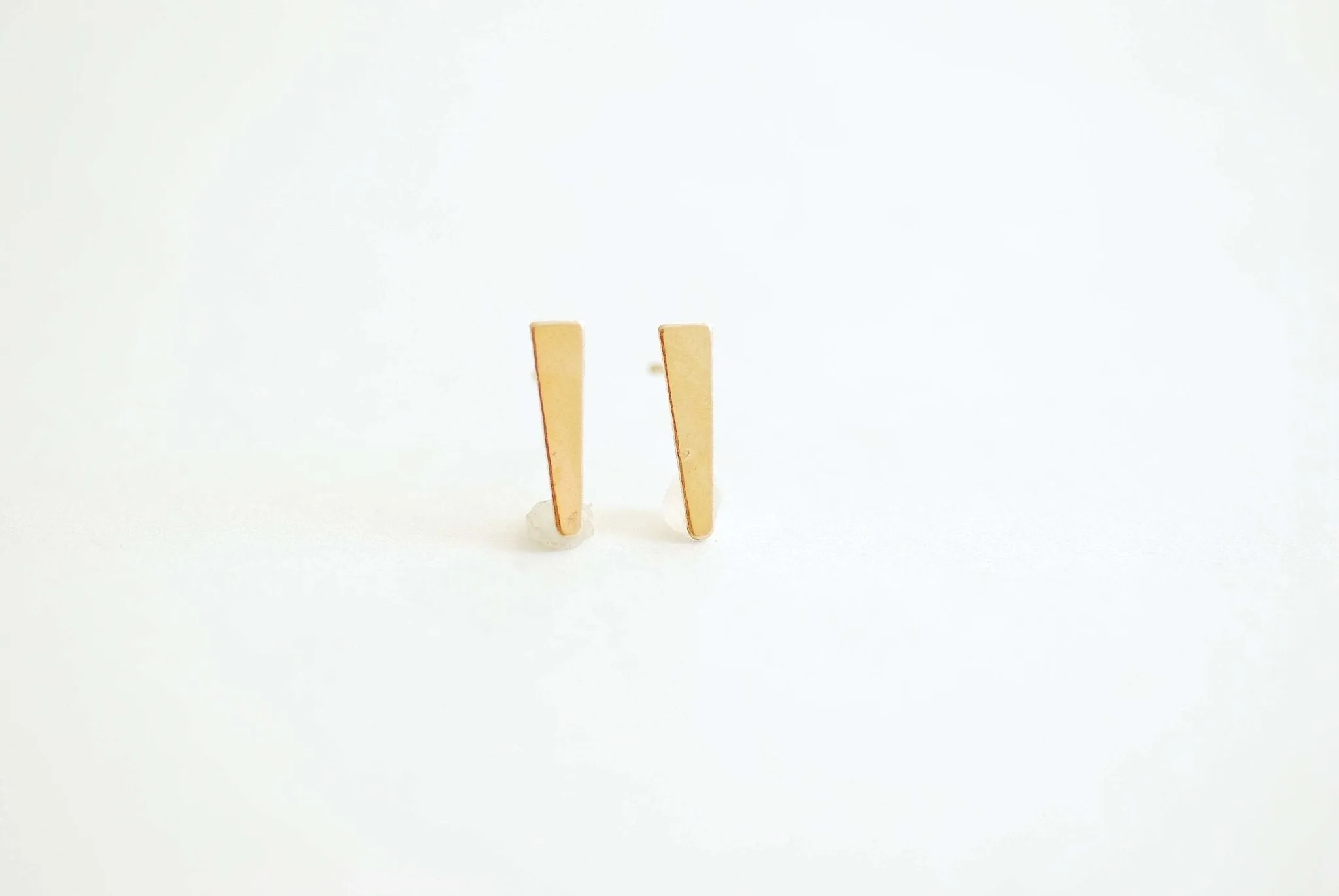 Wholesale 14K Gold Filled Spike Post Earrings- Simple Everyday Earrings, Minimalist earrings, spike stud earrings, triangle stud earrings, Bar Studs